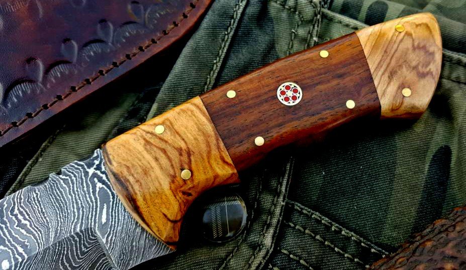 Artisan Crafted Damascus Steel Hunting and Skinning Knife - Korvel