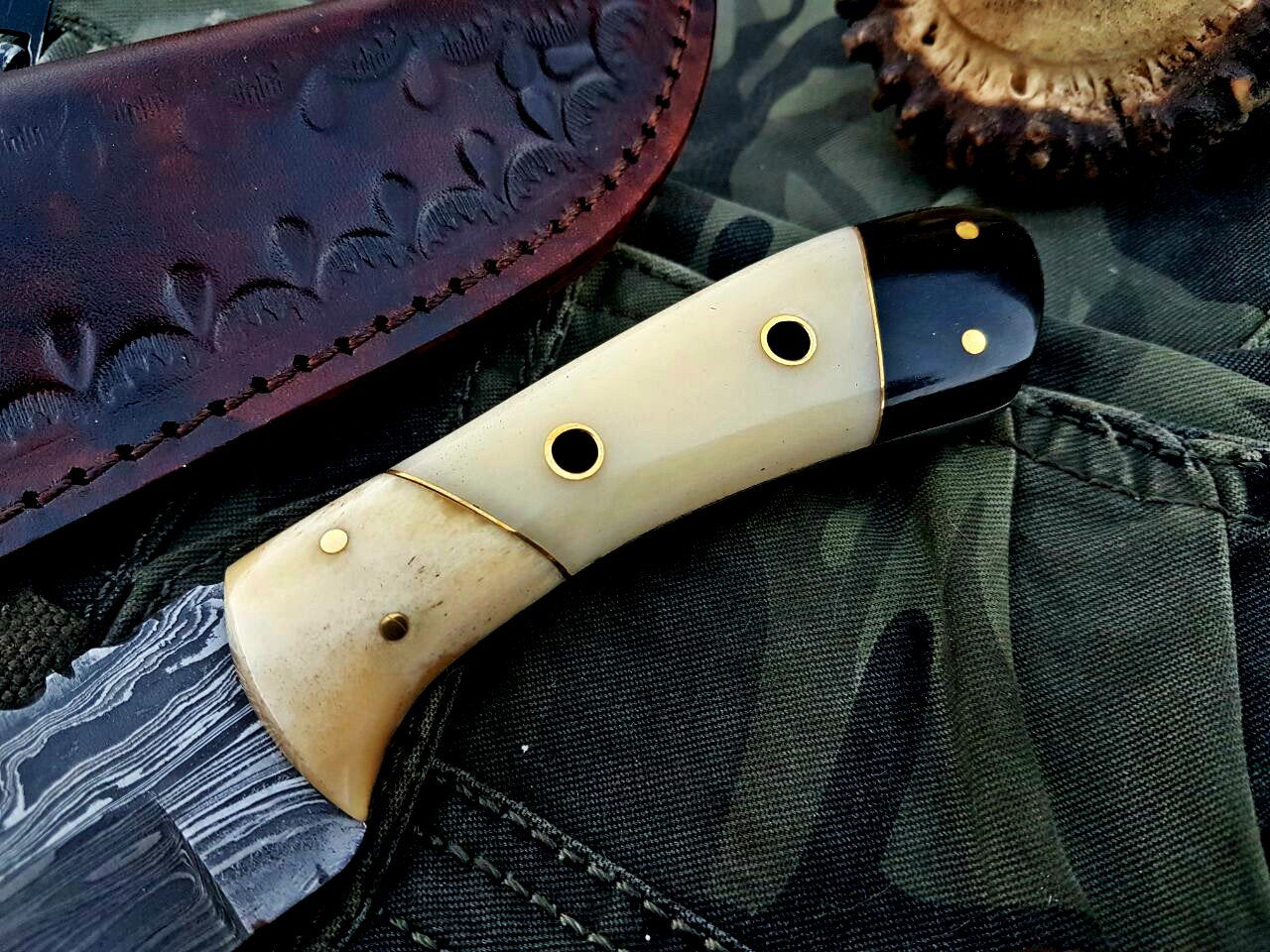 Artisan Crafted Damascus Steel Hunting Knife - Korvel