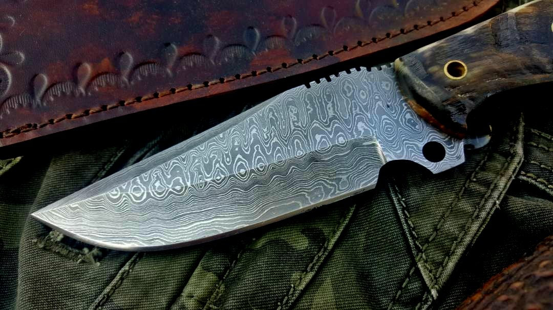 Premium Custom Damascus Steel Hunting and Skinning Knife - Korvel