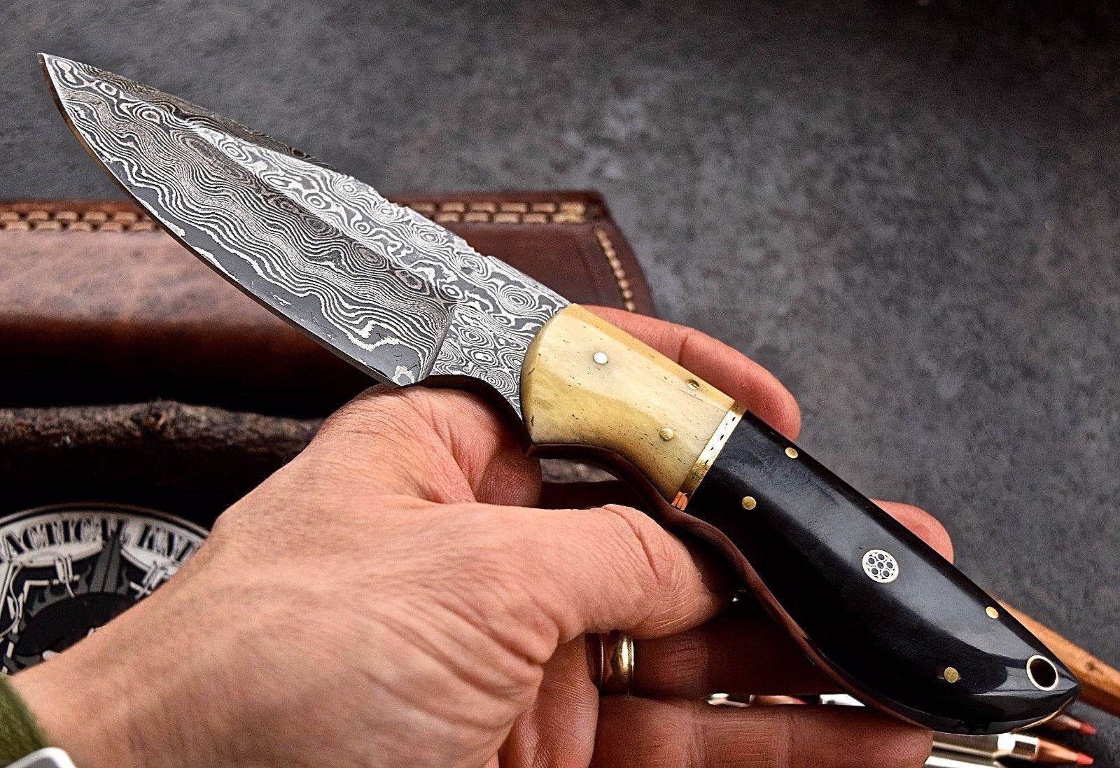 Premium Damascus Steel Skinning Knife - Precision Crafted - Korvel