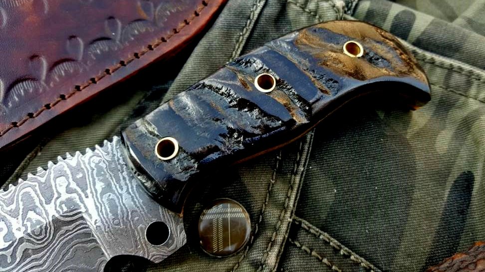 Premium Custom Damascus Steel Hunting and Skinning Knife - Korvel
