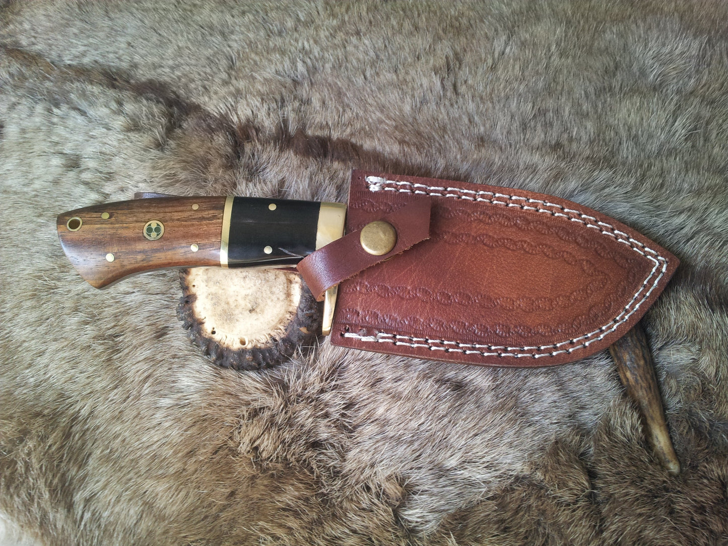 Premium Guthook Knife - 1095 High Carbon Steel with Elegant Rosewood & Buffalo Horn Handle - Korvel