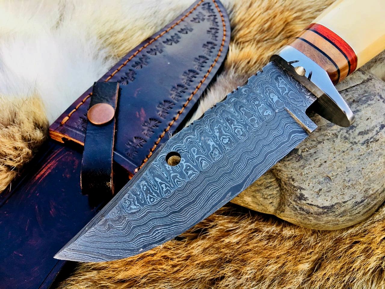 Premium Custom Big Hunting Knife with Exquisite Damascus Steel Blade - Korvel