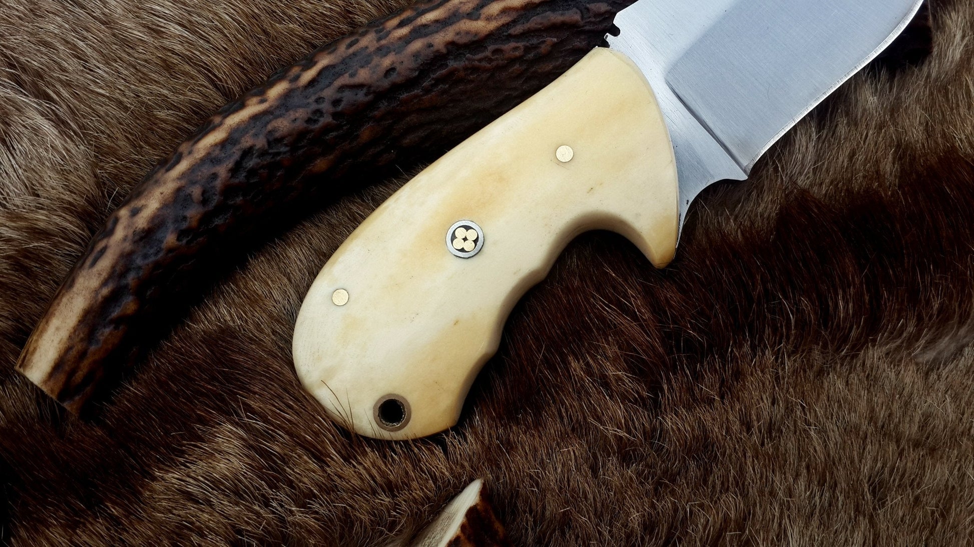 Premium D2 Steel Deer Skinning Knife – 6.5 Inch Compact Design with Bone Grip - Korvel
