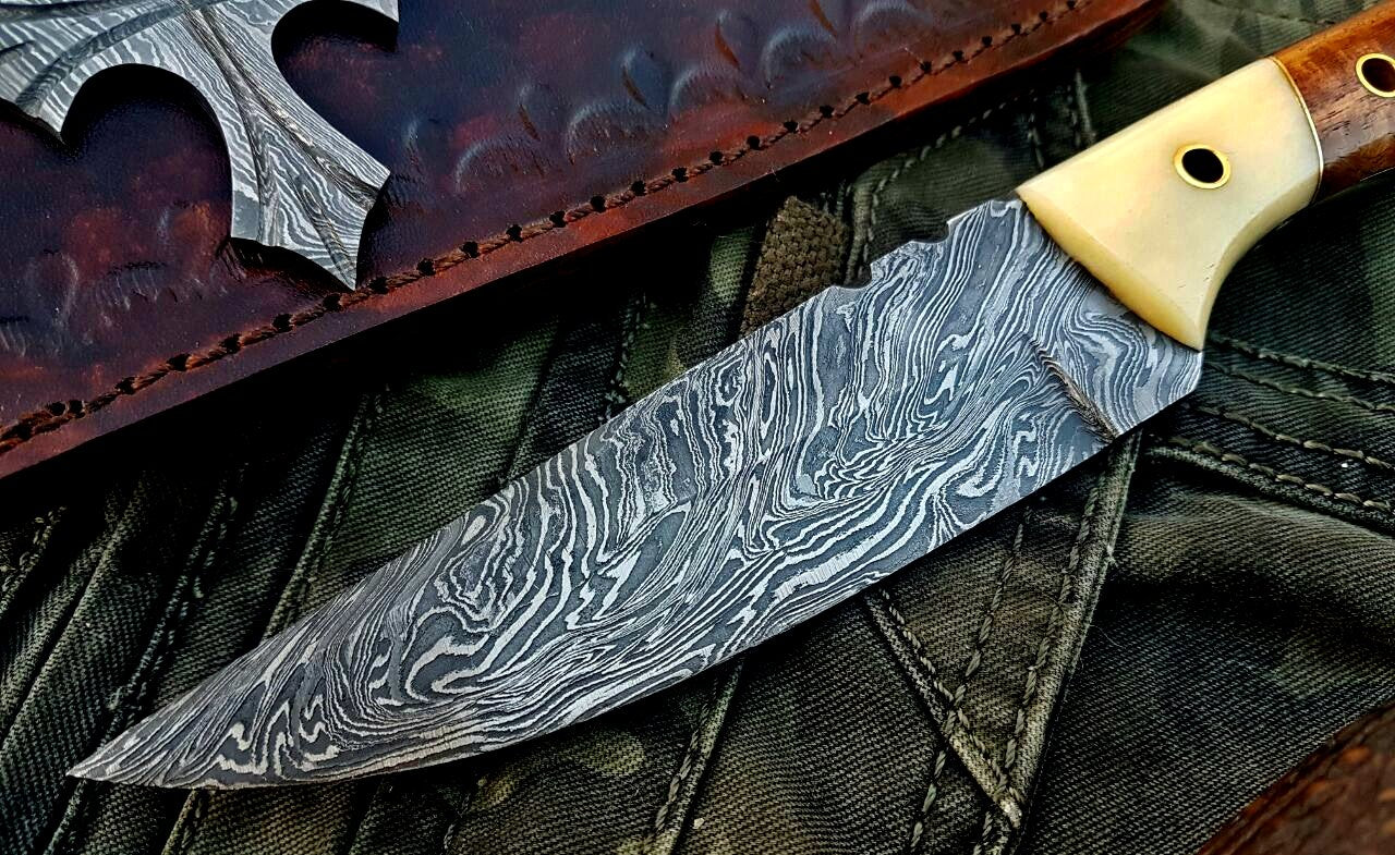Premium Custom Damascus Steel Hunting and Skinning Knife - Korvel
