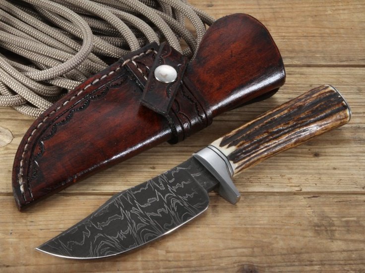 Artisan Musso Damascus Steel Skinning & Hunting Knife - Korvel