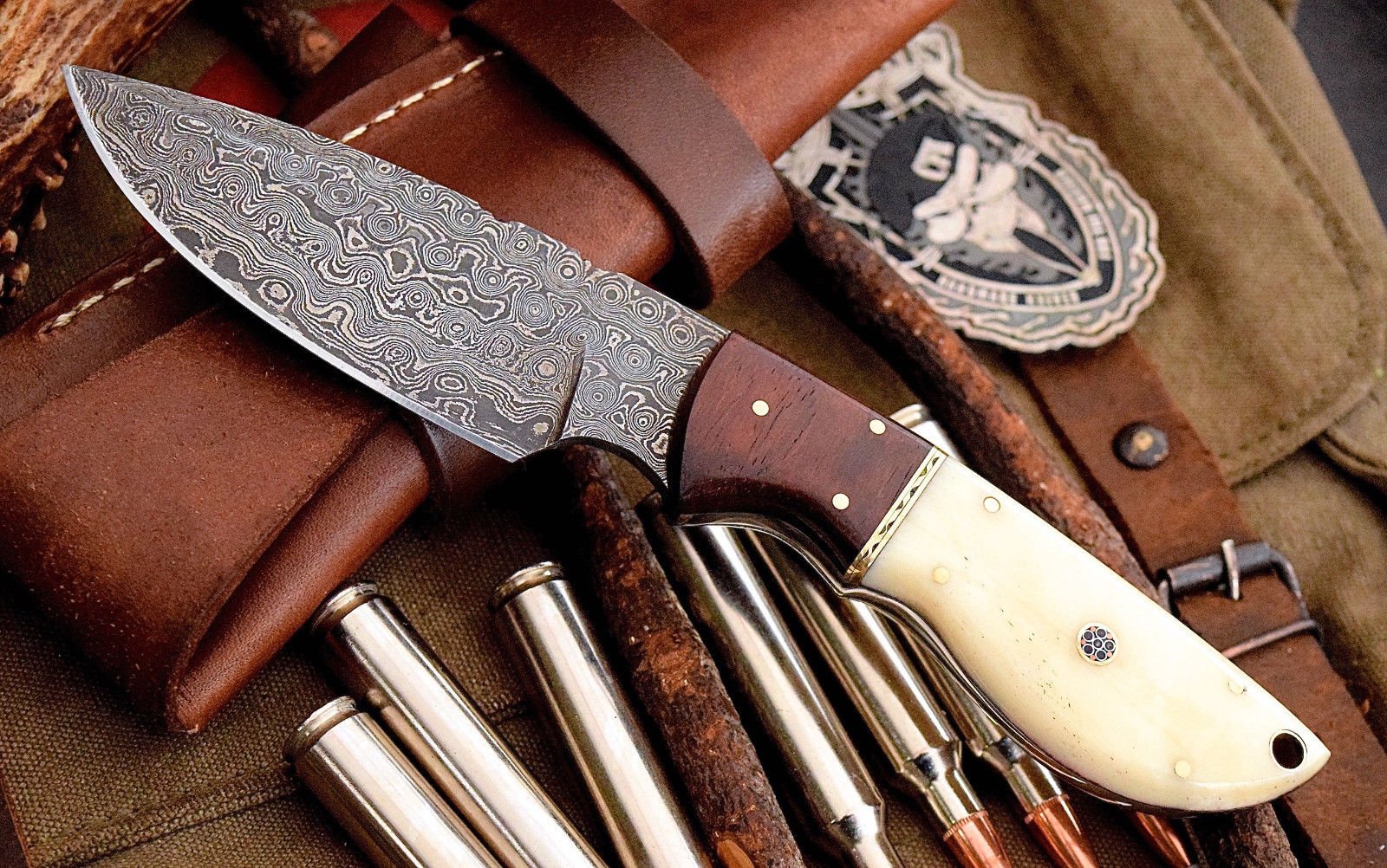 Artisan Damascus Deer Skinning Knife – Elegant Rosewood & Bone Handle, 8.5" with Leather Sheath - Korvel