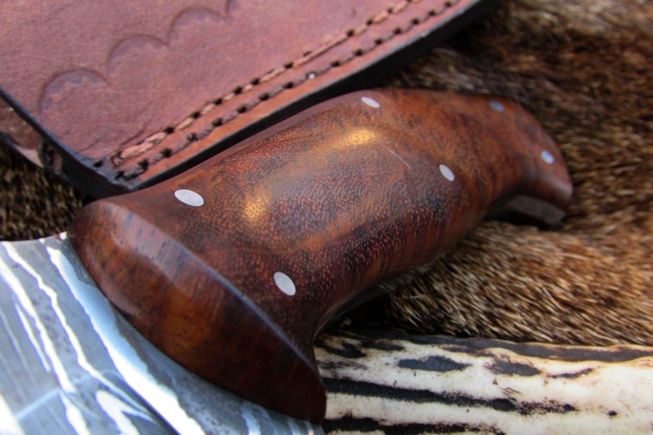 Premium Handmade Damascus Skinning Knife for Outdoor Adventures - Korvel