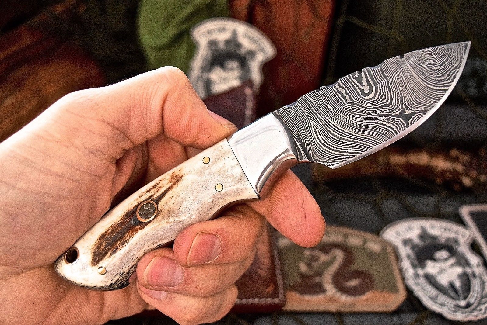 Premium Damascus Steel Skinning Knife for Outdoor Adventures - Korvel
