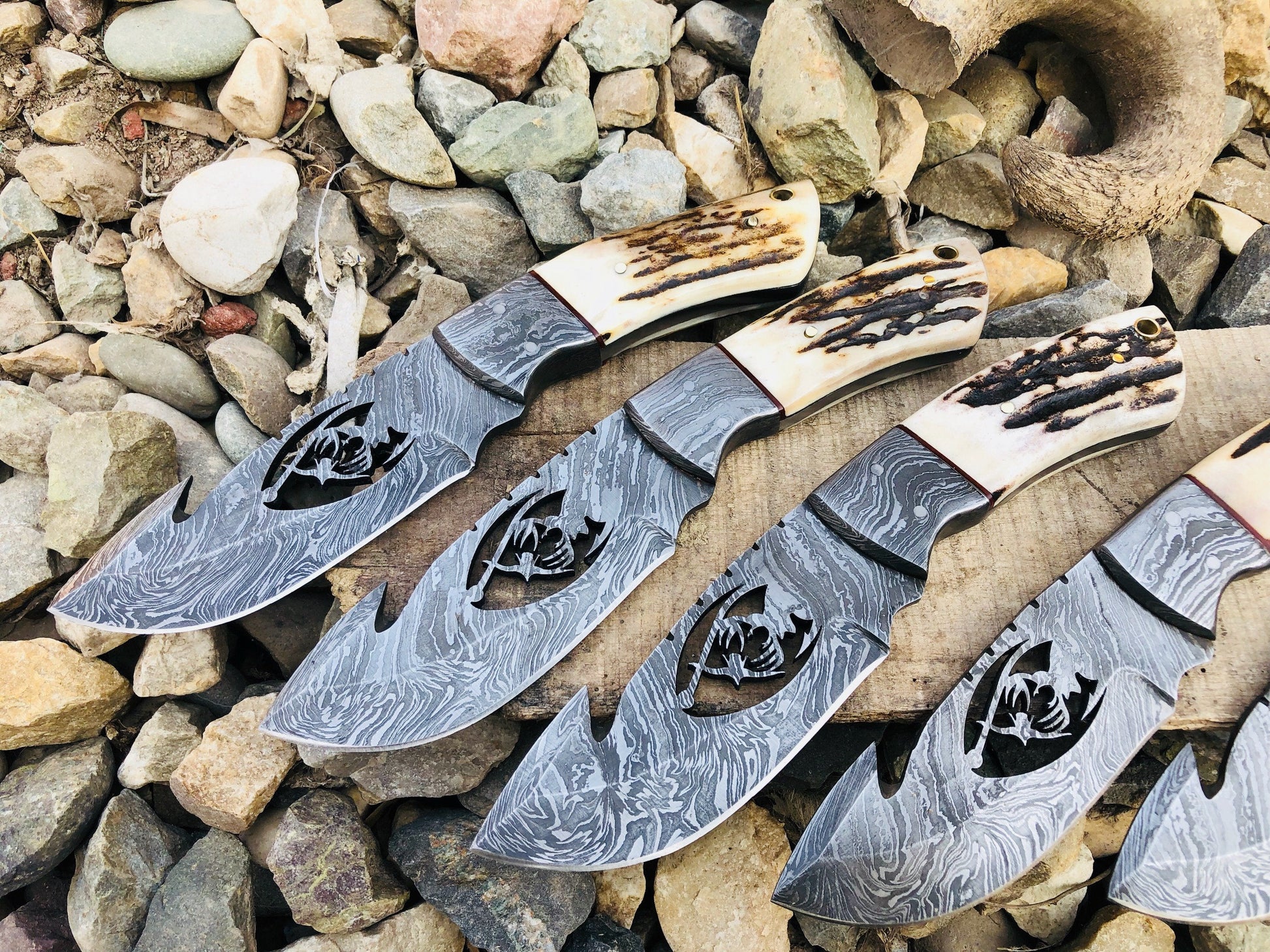 Artisan Crafted Damascus Steel Guthook Knives - Korvel