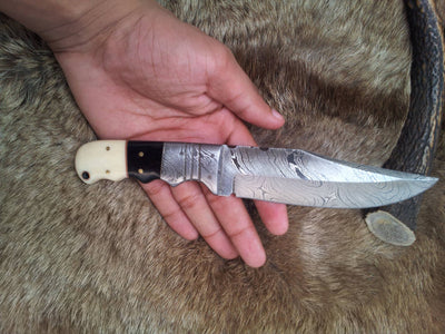 Exquisite Handmade Damascus Steel Knife - Korvel