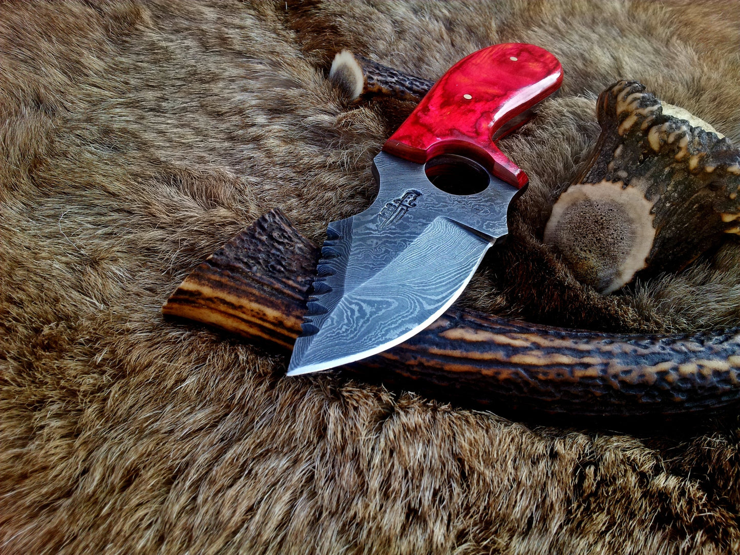 Premium Damascus Steel Deer Skinning Knife with Ergonomic Pakka Wood Handle – 7.5 Inch Drop Point Blade - Korvel