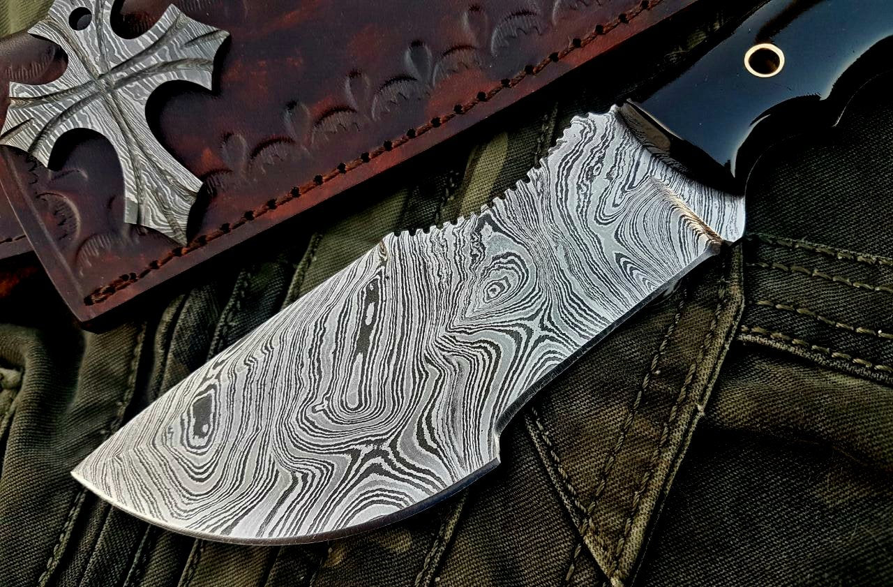 Hunted Inspired – 10" Damascus Steel Survival Knife with Buffalo Horn Handle - Korvel