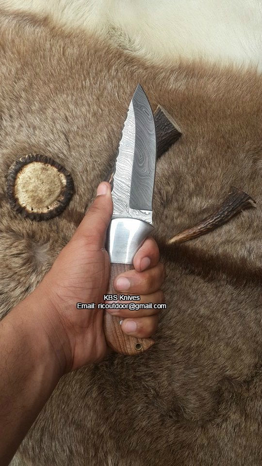 Ridgeback Hunter Custom Damascus Steel Knife - Ultimate Outdoor Companion - Korvel