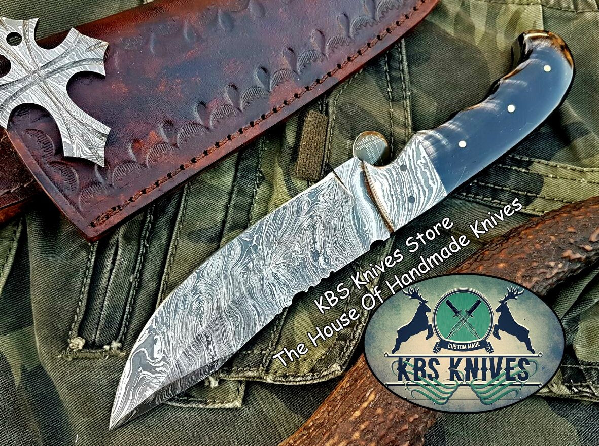 Premium Custom Damascus Steel Hunting and Skinning Knife - Korvel