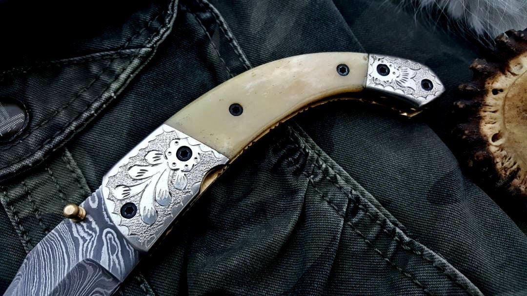 Exquisite Handmade Damascus Steel Folding Knife - Korvel