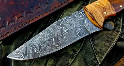 Artisan Crafted Damascus Steel Hunting and Skinning Knife - Korvel