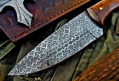 Premium Custom Damascus Steel Hunting and Skinning Knife - Korvel