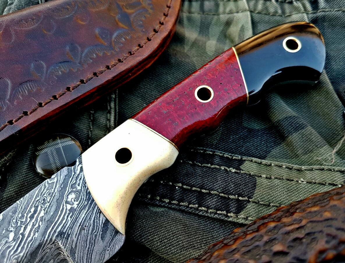 Premium Custom Damascus Steel Skinning Knife for Hunters - Korvel