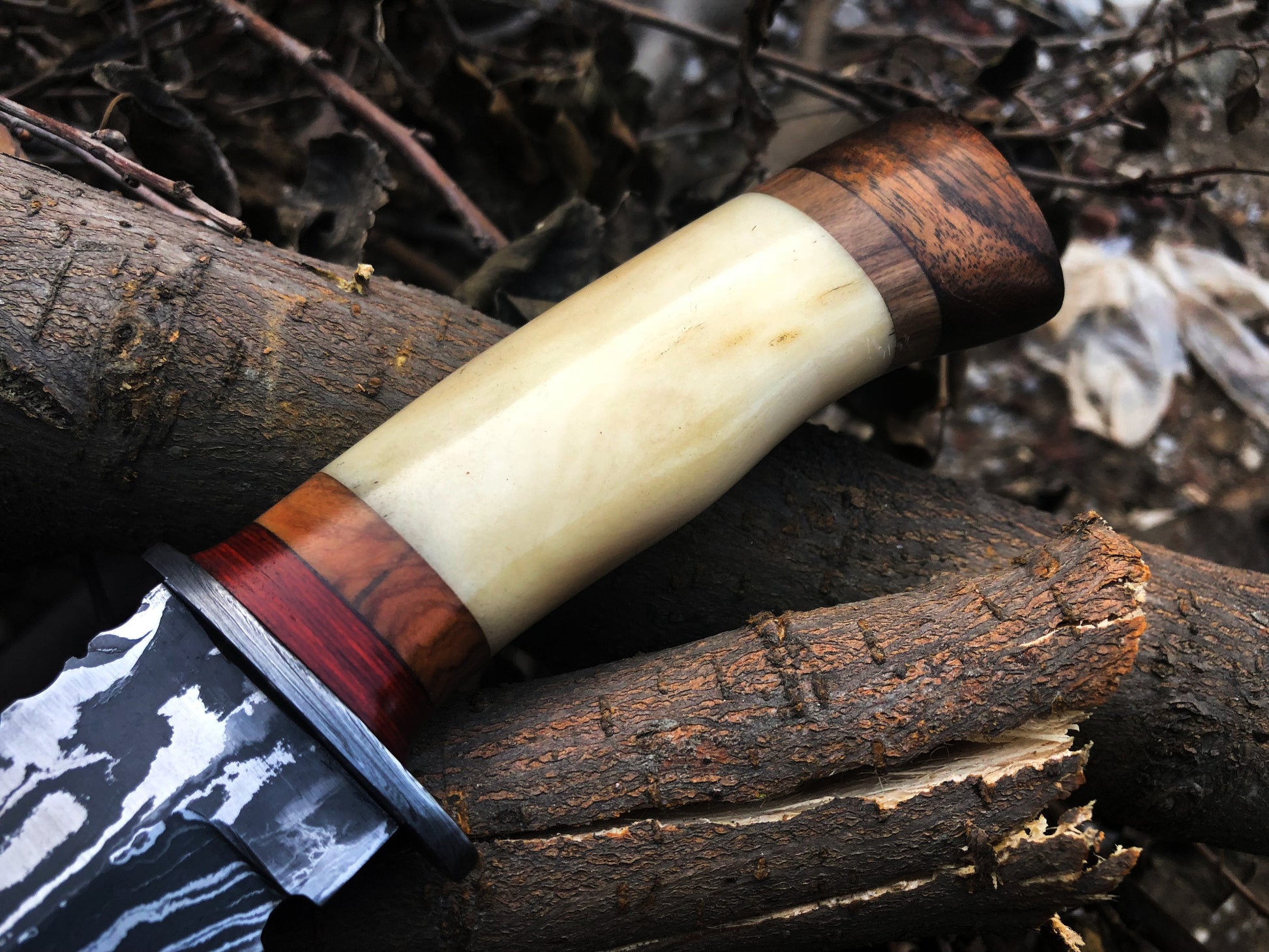 Premium Custom Damascus Steel Hunting and Skinning Knife - Korvel