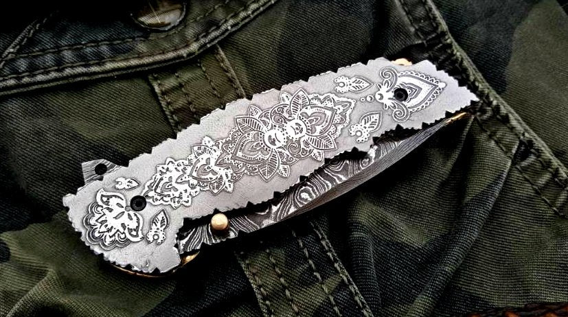 Artisan Crafted Damascus Steel Folding Pocket Knife - Korvel