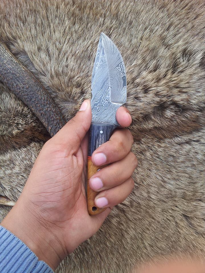 Premium Damascus Steel Deer Skinning Knife – 7 Inch Drop Point with Olivewood Grip - Korvel