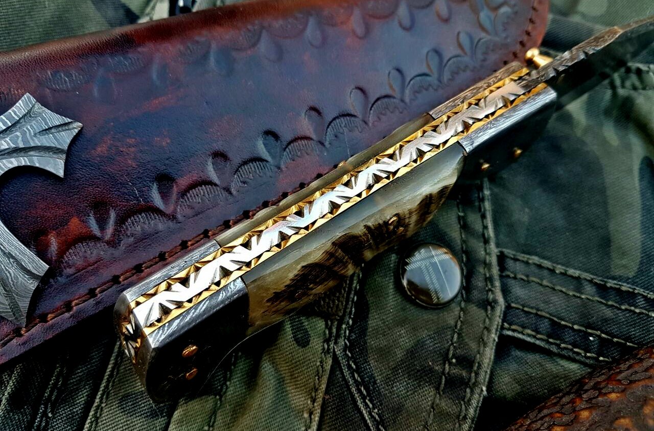 Exquisite Handmade Damascus Steel Folding Knife - Korvel