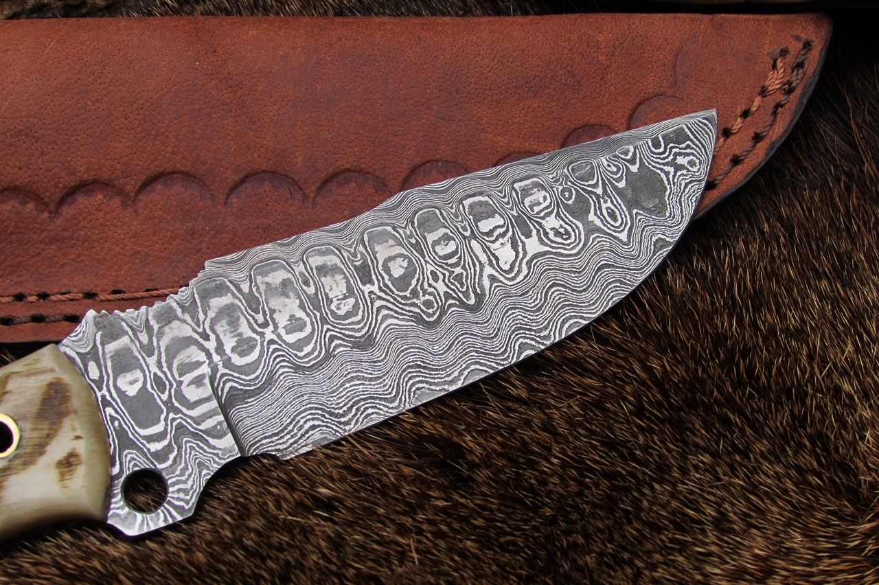 Artisan Crafted Damascus Steel Skinning Knife - Korvel