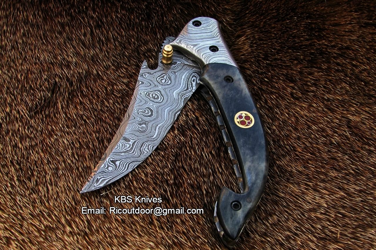 Artisan Crafted Damascus Steel Folding Knife - Korvel