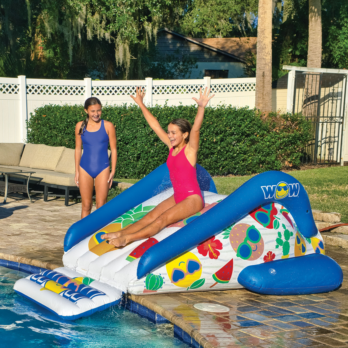 WOW Sports Fruit Fun Soaker Sprinkler Deslizador Inflable