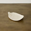 Plato de Joyas de Porcelana en Forma de Hoja - Acento Elegante para el Hogar