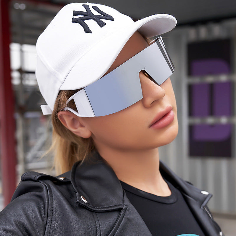 Trendy One Piece Large Frame Sunglasses for Outdoor Activities