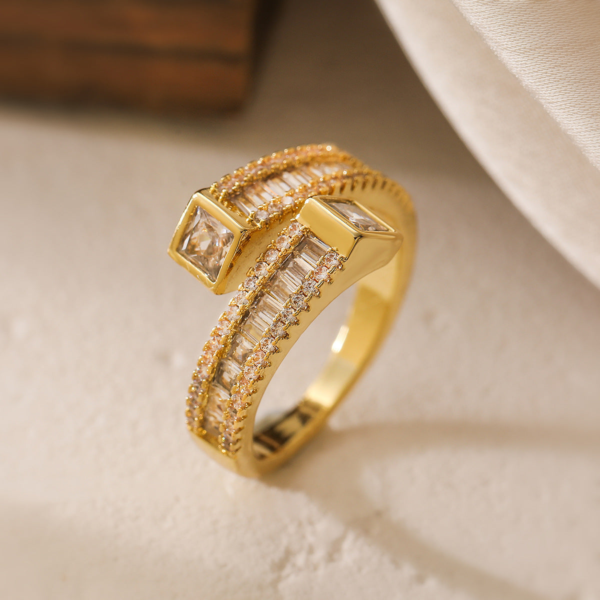 Anillo Ajustable Geométrico de Lujo para Mujeres