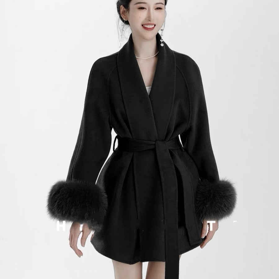 Manteau court en cachemire double face en fourrure de renard noir élégant pour femmes