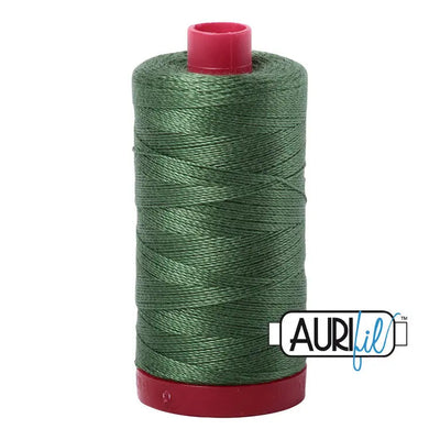2890 Vert herbe très foncé Aurifil Coton 12 WT Bobine Grande