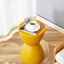 Table d'appoint en plastique jaune élégant