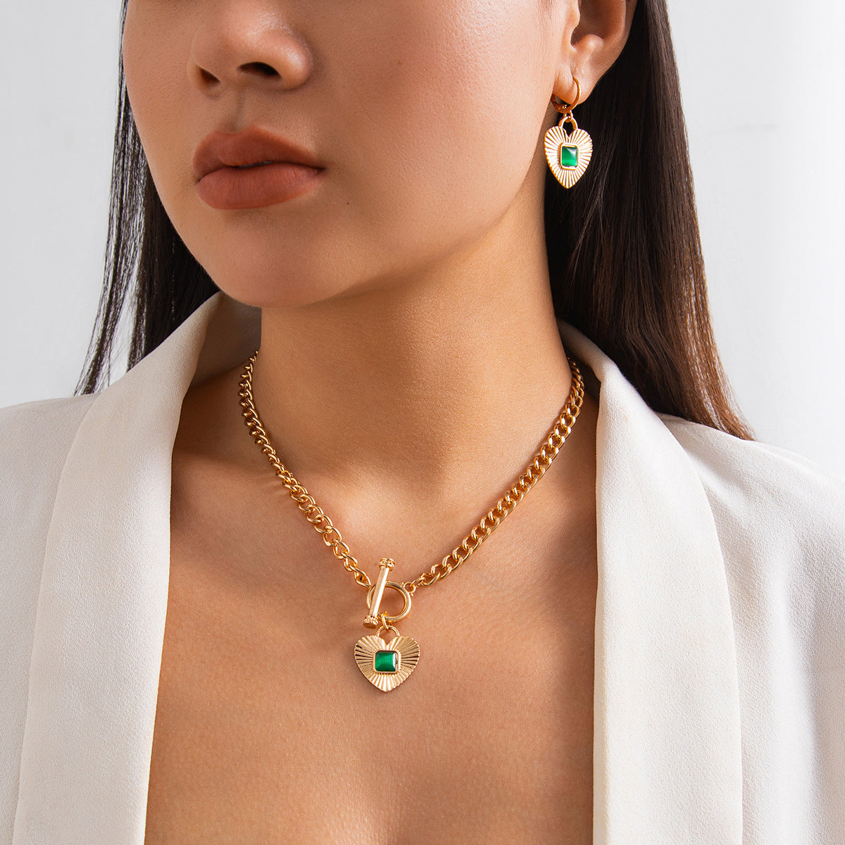 Elegant Heart-Shaped Pendant Necklace with Diamond Accents