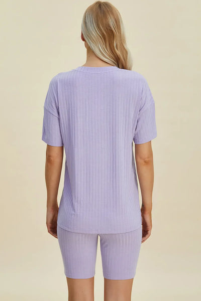 Ensemble de haut à col en V côtelé et de shorts Basic Bae taille plus