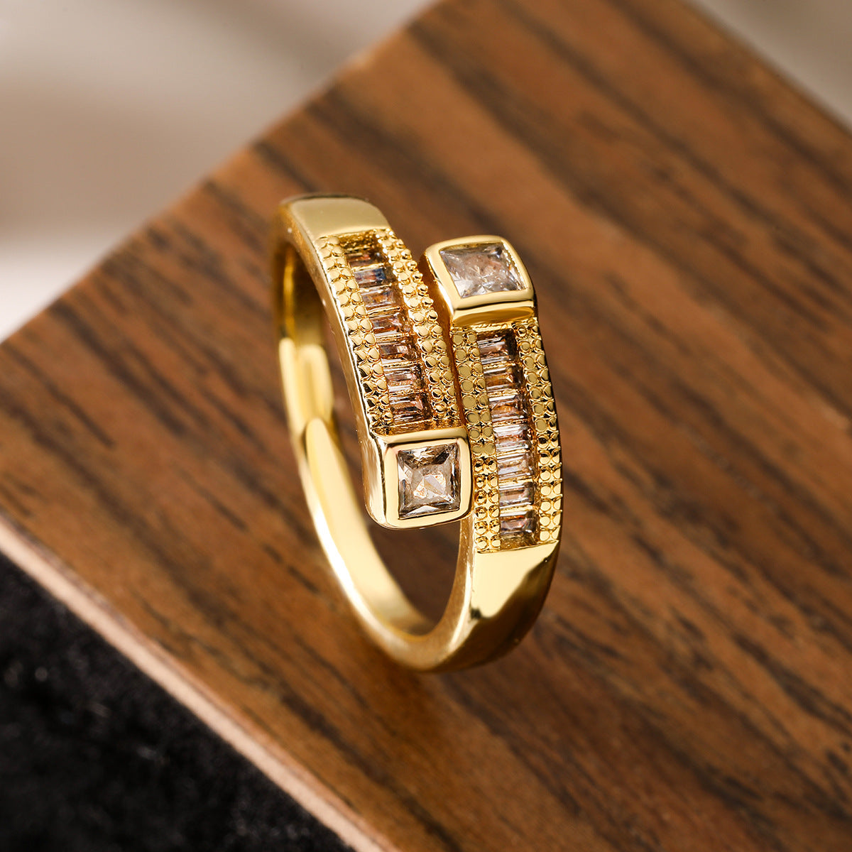 Anillo Ajustable Geométrico de Lujo para Mujeres