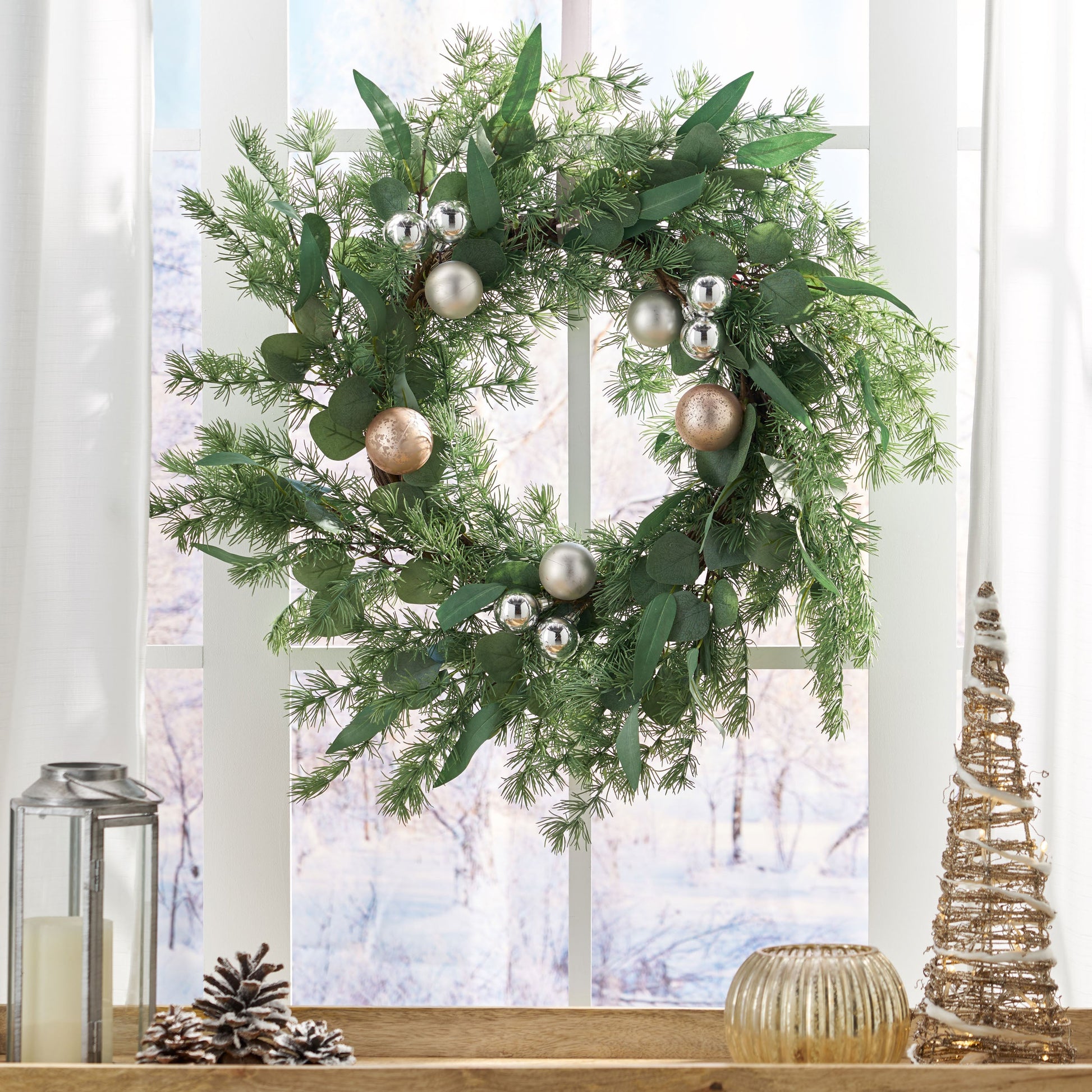 22" BERRY/EUCALYPTUS/PINECONE WREATH - Korvel