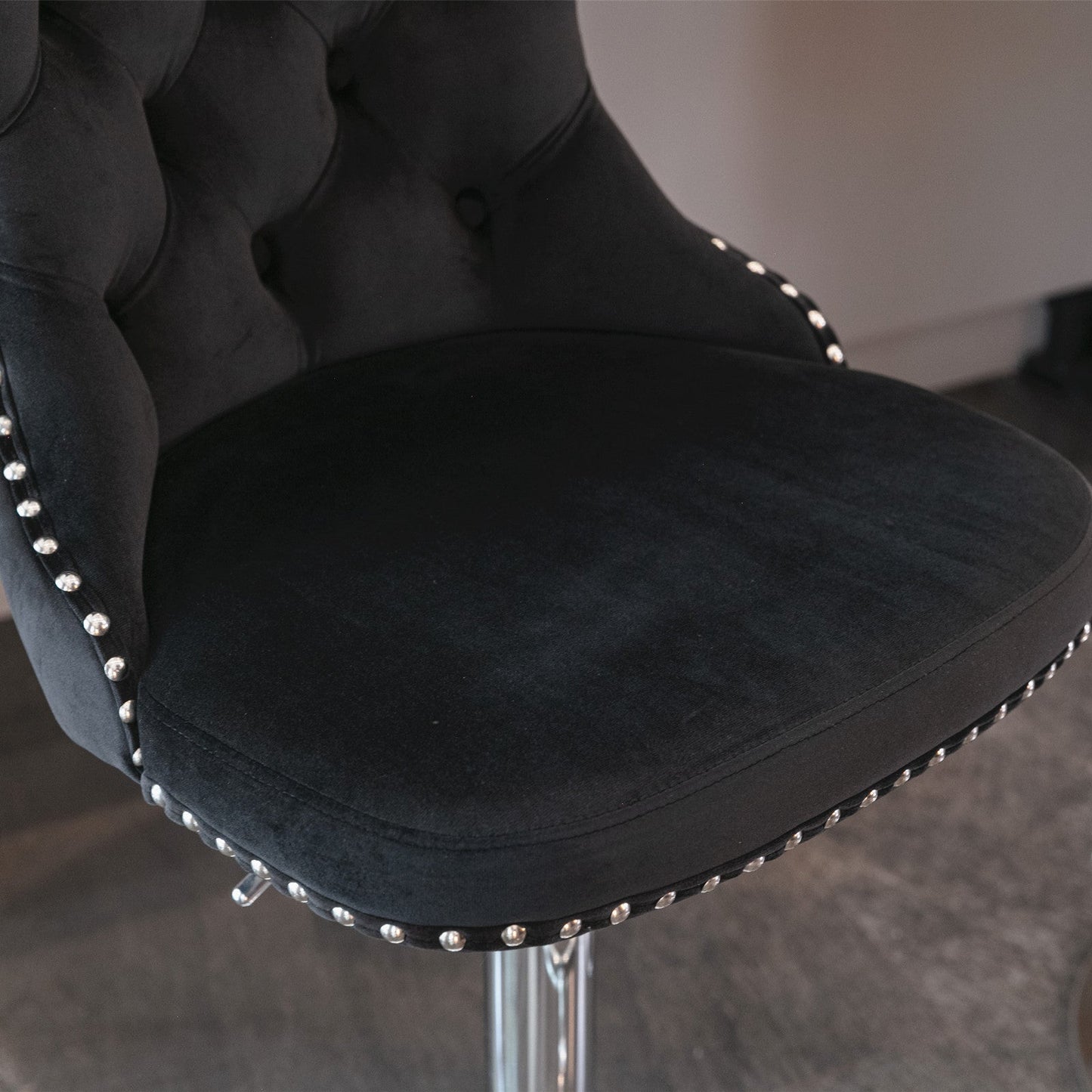 25-33 Inch, Modern Upholstered Chrome base Bar Stools with Back Comfortable Tufted for Home Pub and Kitchen Island（Black,Set of - Korvel