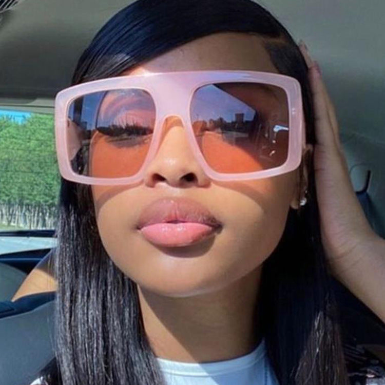 Retro Large Frame Sunglasses for Trendsetters