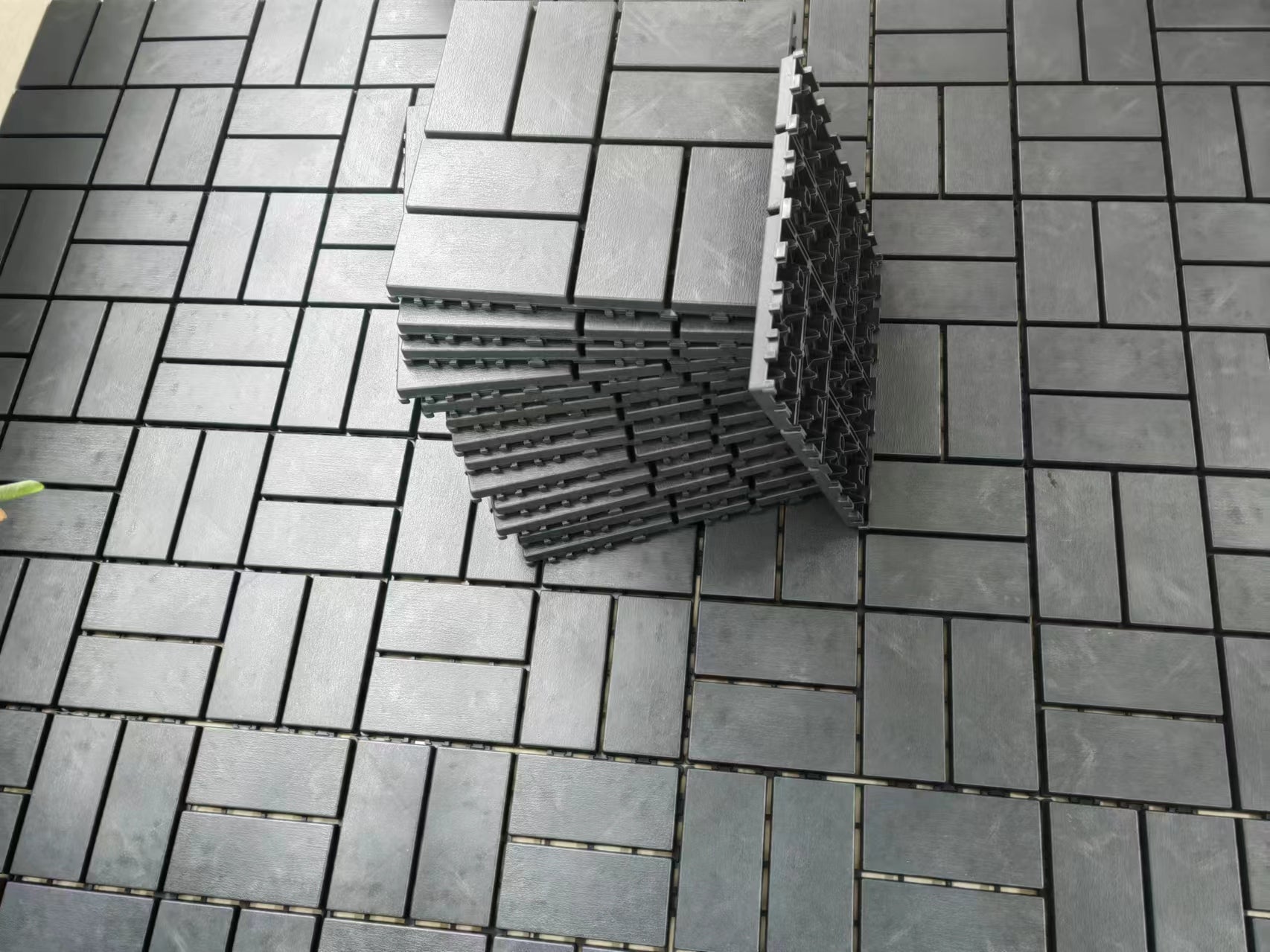 Plastic interlocking deck tiles, 36 pieces, 12 inch x 12 inch waterproof terrace tiles, with strong drainage design in grey - Korvel