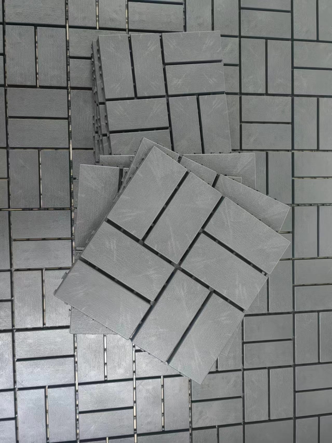 Plastic interlocking deck tiles, 36 pieces, 12 inch x 12 inch waterproof terrace tiles, with strong drainage design in grey - Korvel