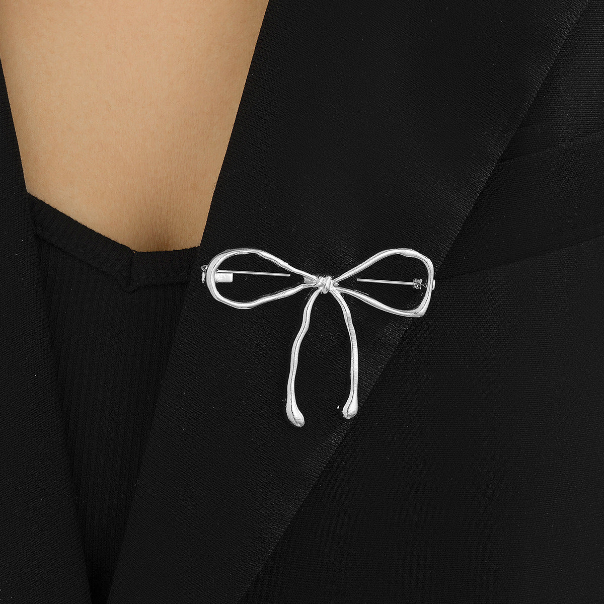 Broche Élégante en Forme de Nœud en Lave pour Femmes - Accessoire Polyvalent