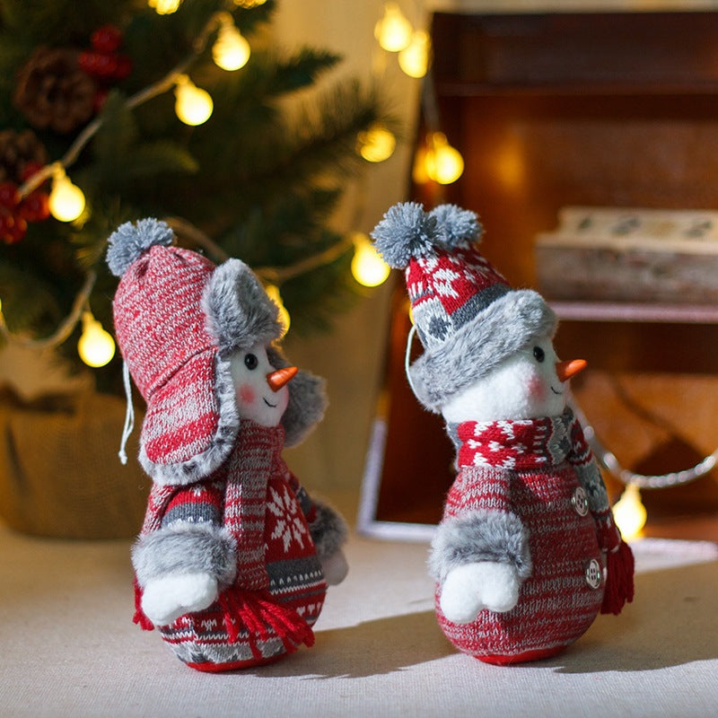Poupée en tissu bonhomme de neige charmante pour décor festif