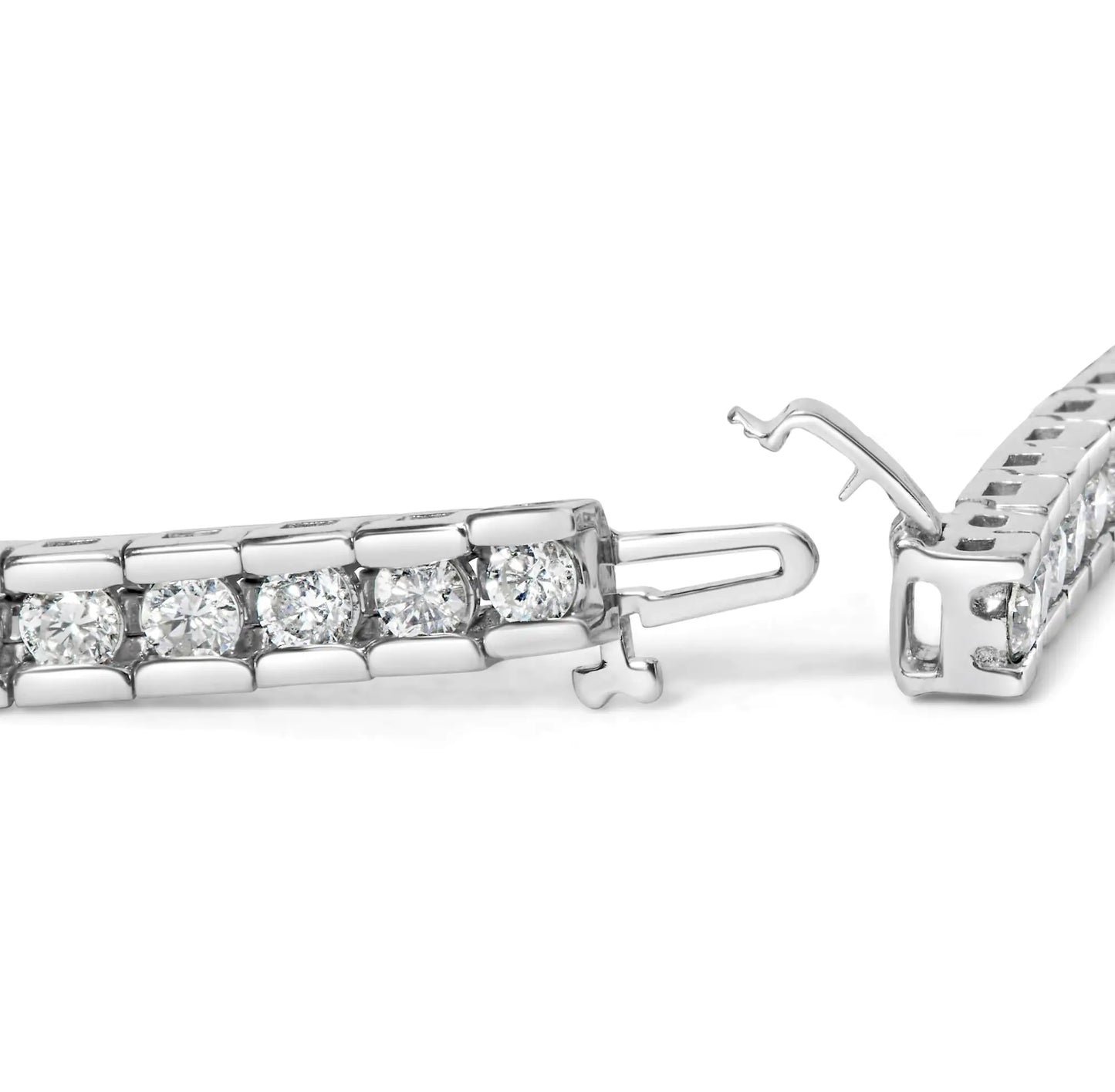 IGI Certified 14K White Gold Diamond Tennis Bracelet - 6.0 Cttw