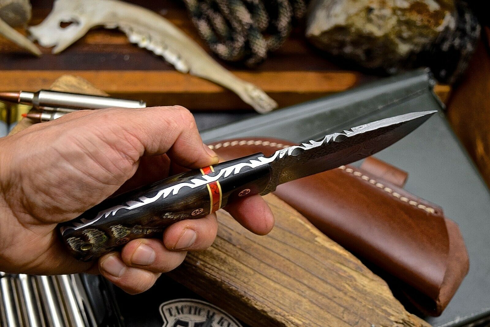 Artisan Crafted Damascus Steel Hunting Knife with Buffalo and Sheep Horn Handle - Korvel