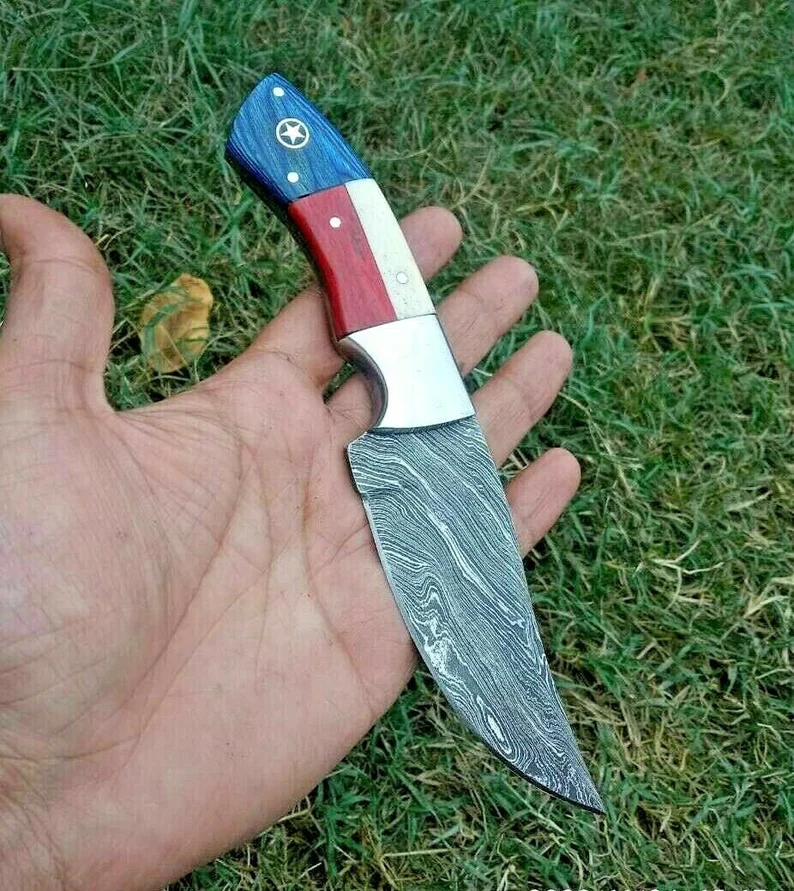 Personalized 8" Damascus Hunting Knife with American Flag Handle - Perfect Gift for Groomsmen and Anniversaries - Korvel