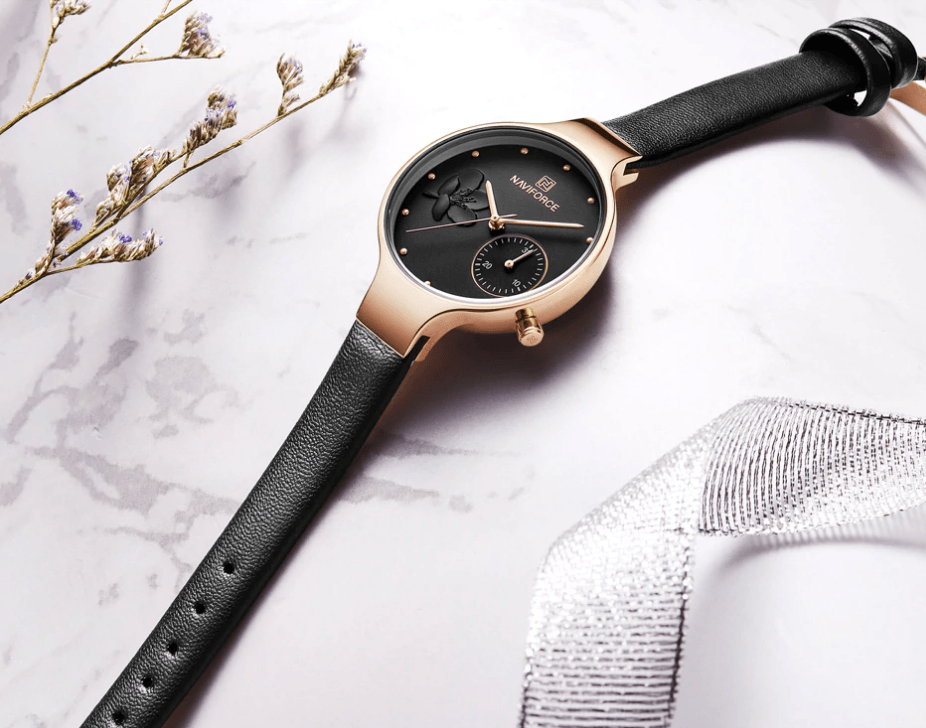 Montre analogique à quartz élégante pour femmes avec bracelet en cuir